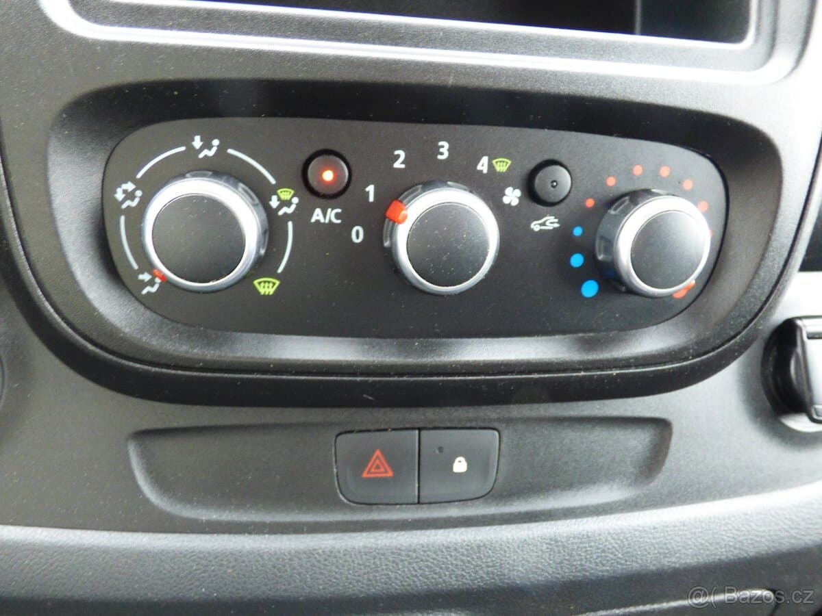 2021 Renault TRAFIC - 16