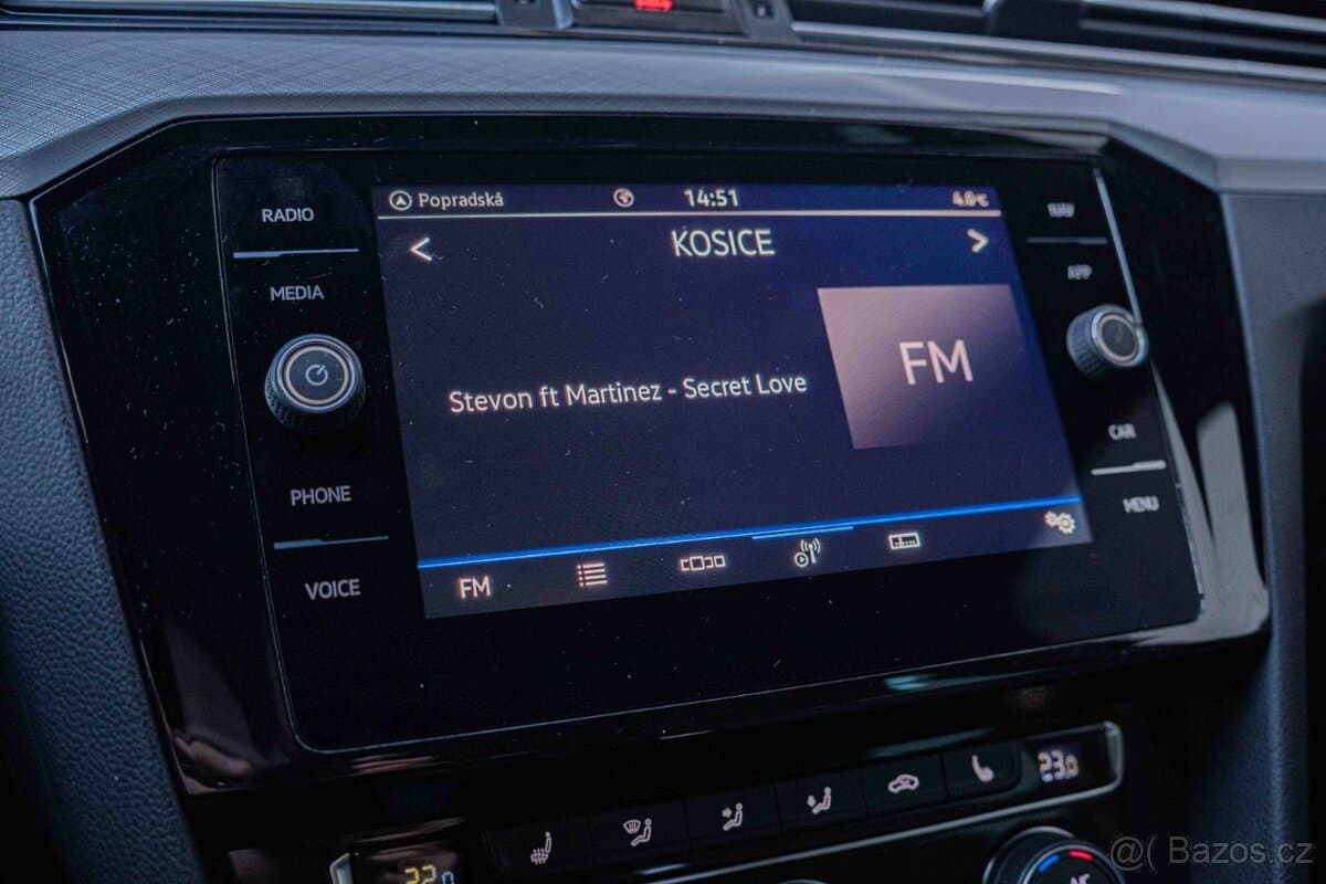 2019 Volkswagen PASSAT - 16