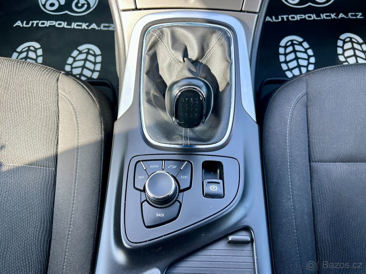2010 Opel INSIGNIA - 16