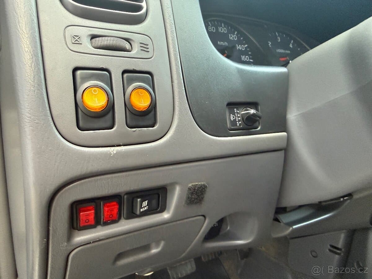 2005 Nissan NAVARA - 16