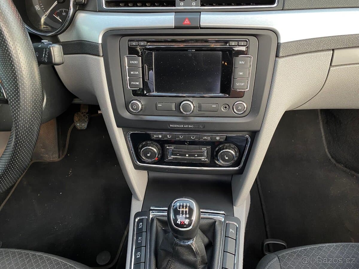 2014 Škoda SUPERB - 16