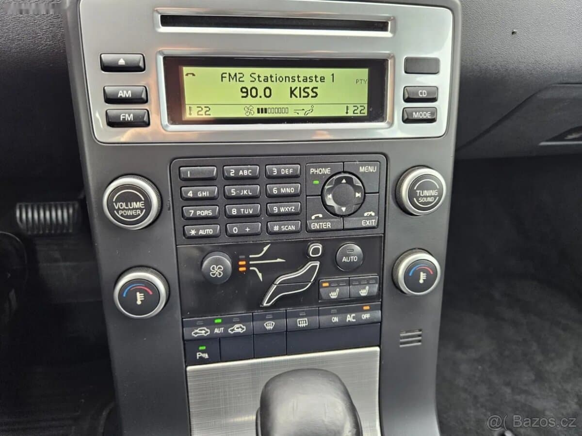 2010 Volvo V70 - 16