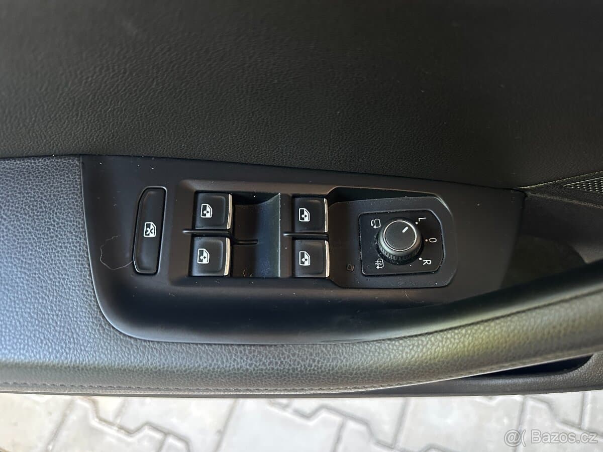 2016 Volkswagen PASSAT - 16