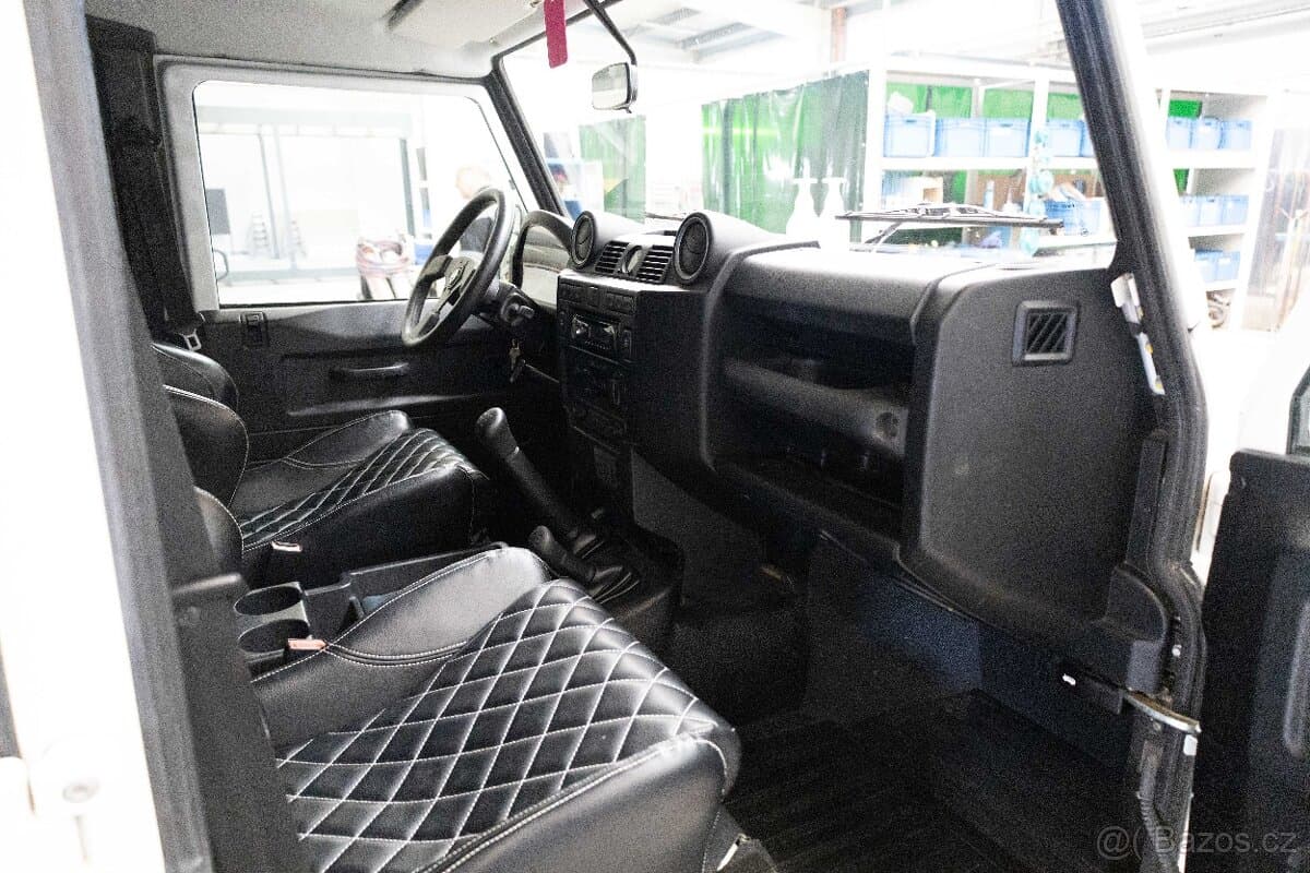 2014 Land Rover DEFENDER - 16
