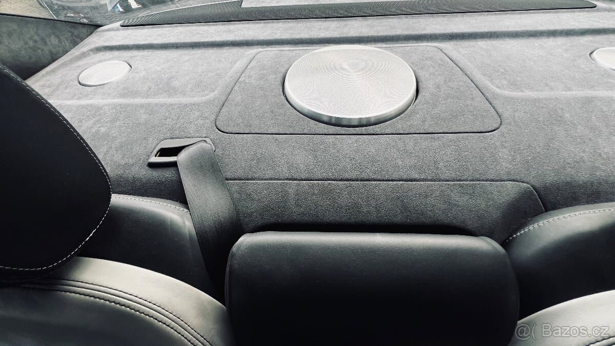 2008 Audi S8 - 16