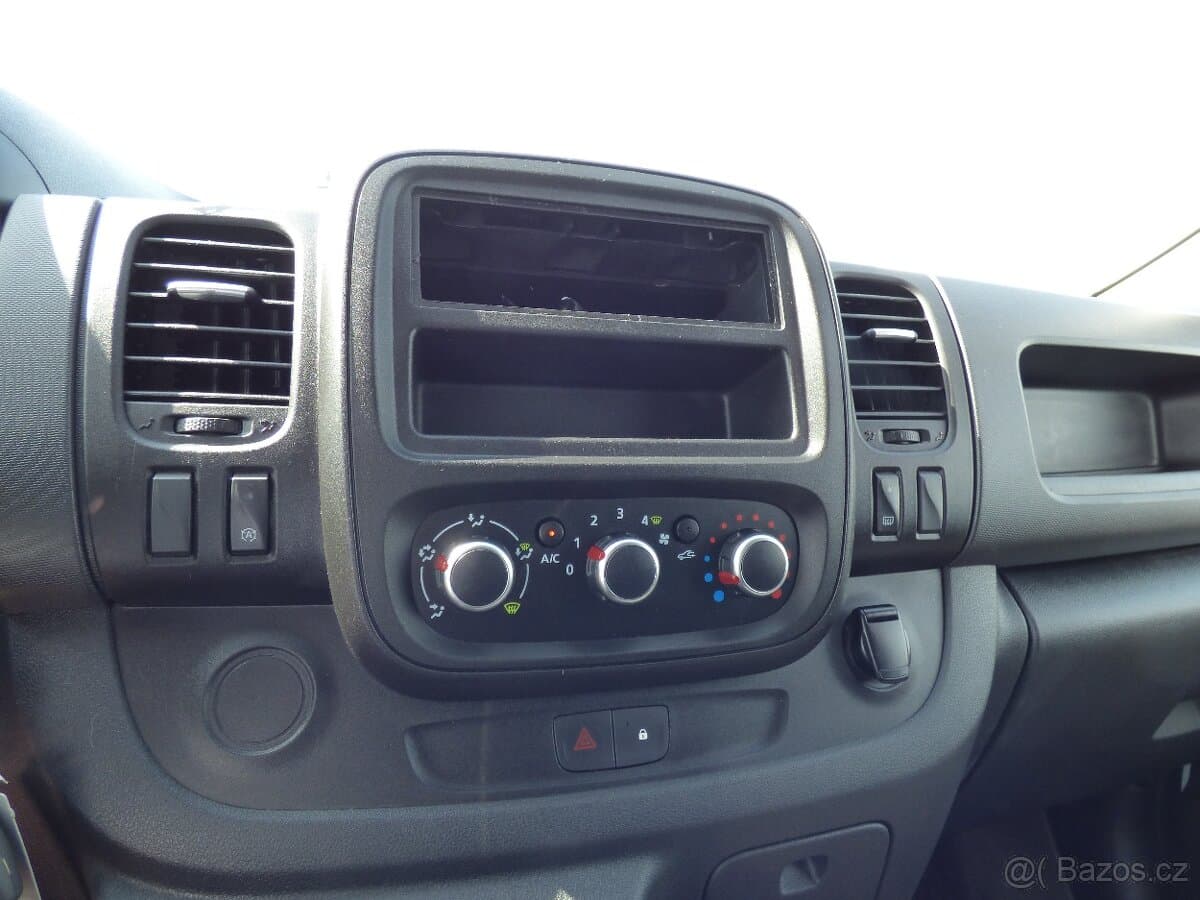 2021 Renault TRAFIC - 16