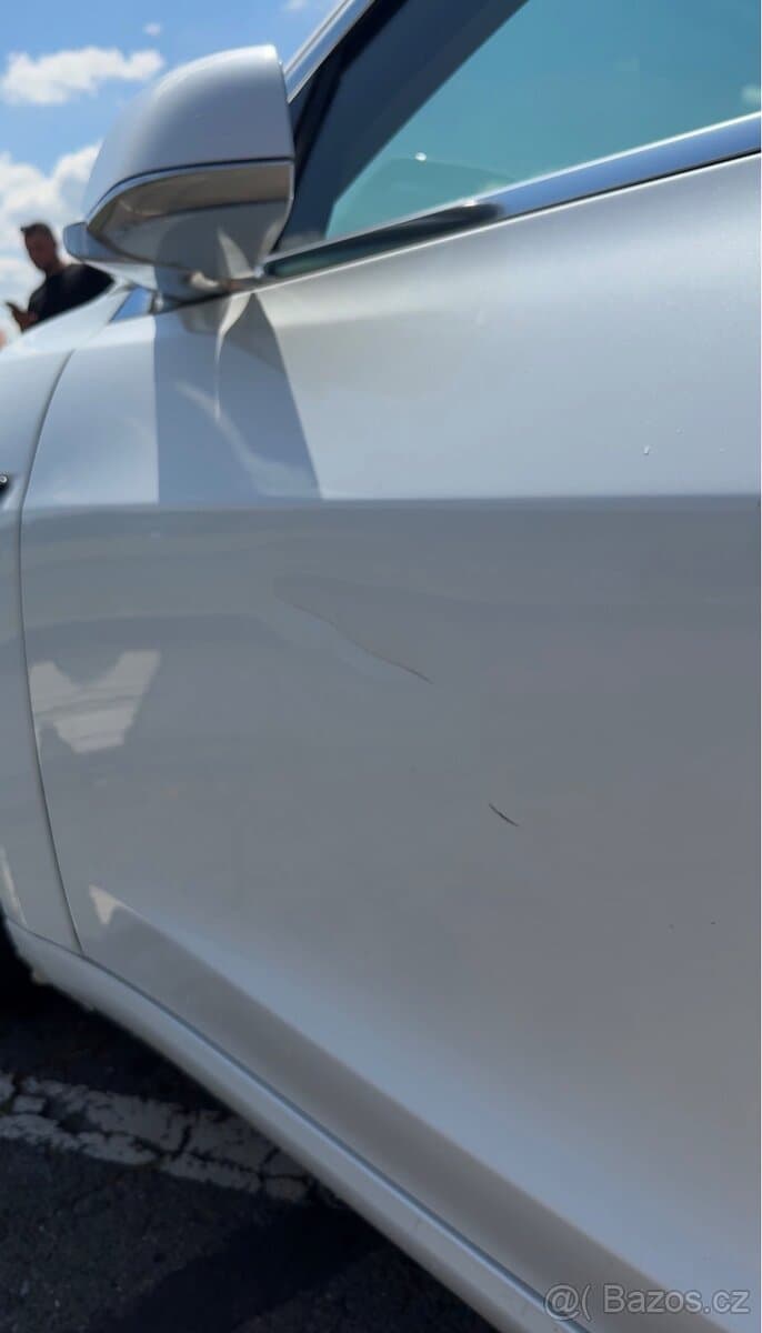 Tesla MODEL 3 - 16