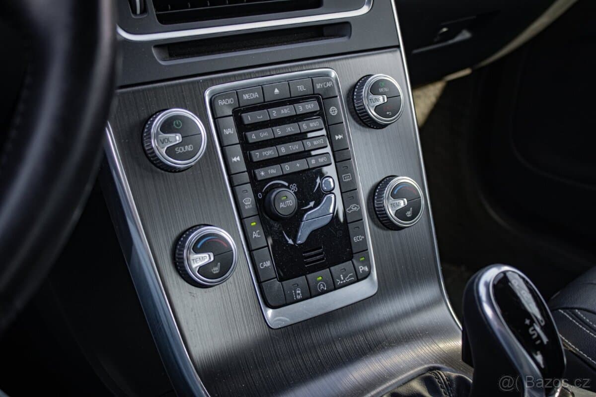 2016 Volvo S60 - 16