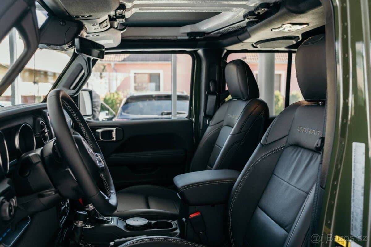 2022 Jeep WRANGLER - 16