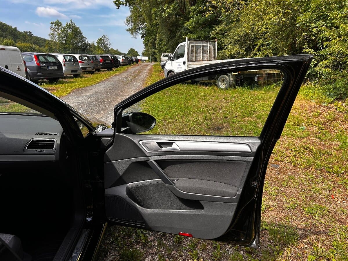 2013 Volkswagen GOLF - 16