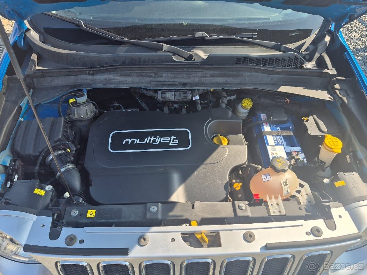 2015 Jeep RENEGADE - 16