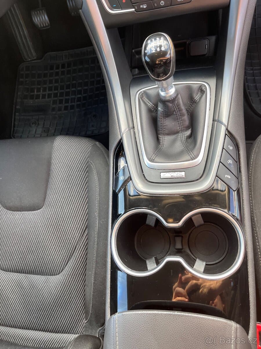2015 Ford MONDEO - 16