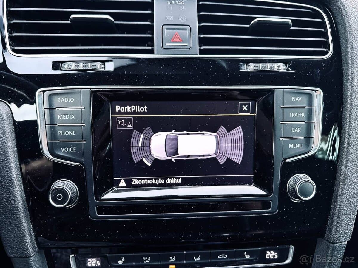2013 Volkswagen GOLF - 16