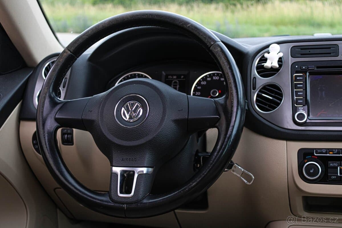 2010 Volkswagen TIGUAN - 16