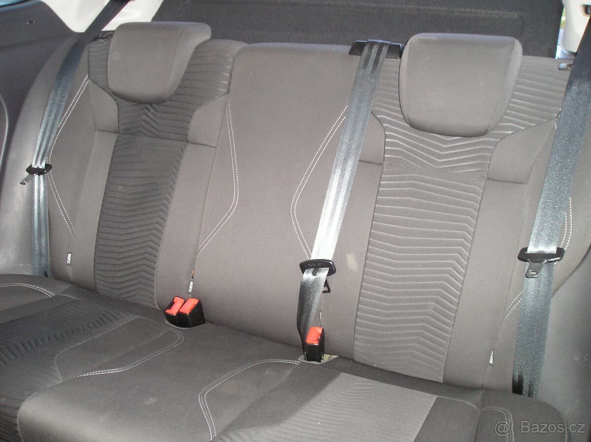 2013 Ford FIESTA - 16