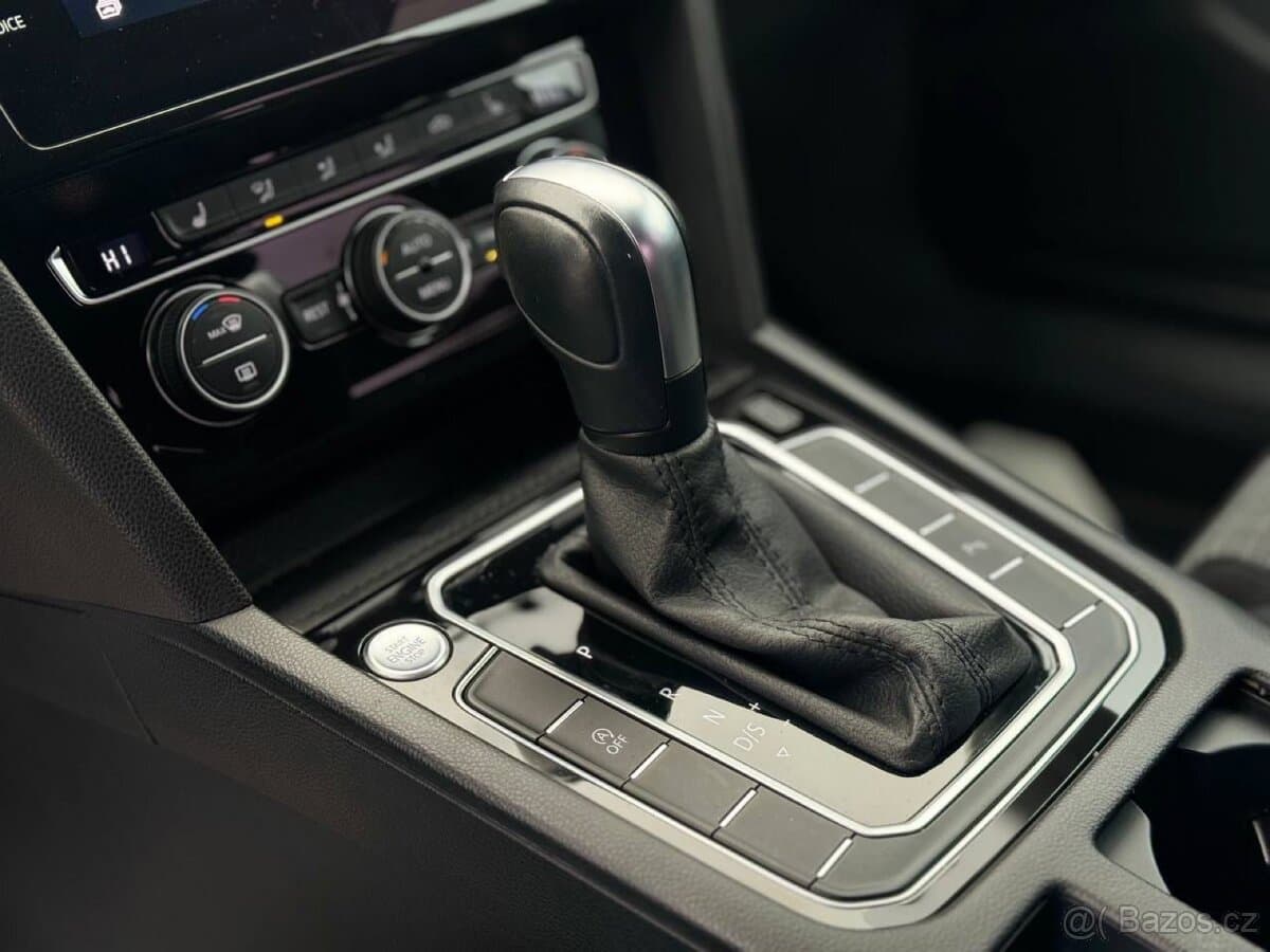 2020 Volkswagen PASSAT - 16