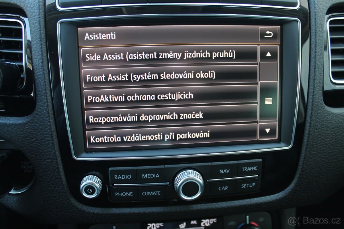 2016 Volkswagen TOUAREG - 16