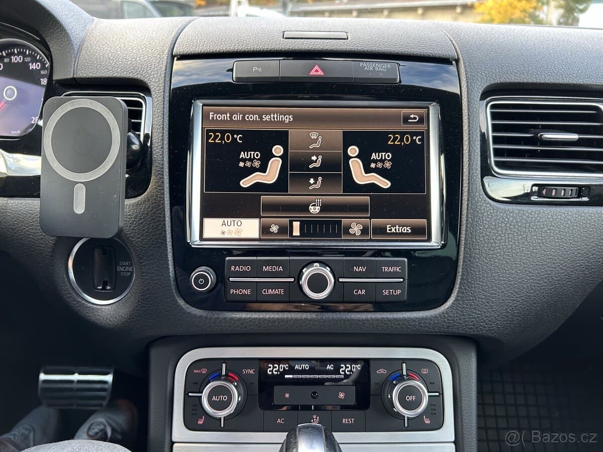 2013 Volkswagen TOUAREG - 16