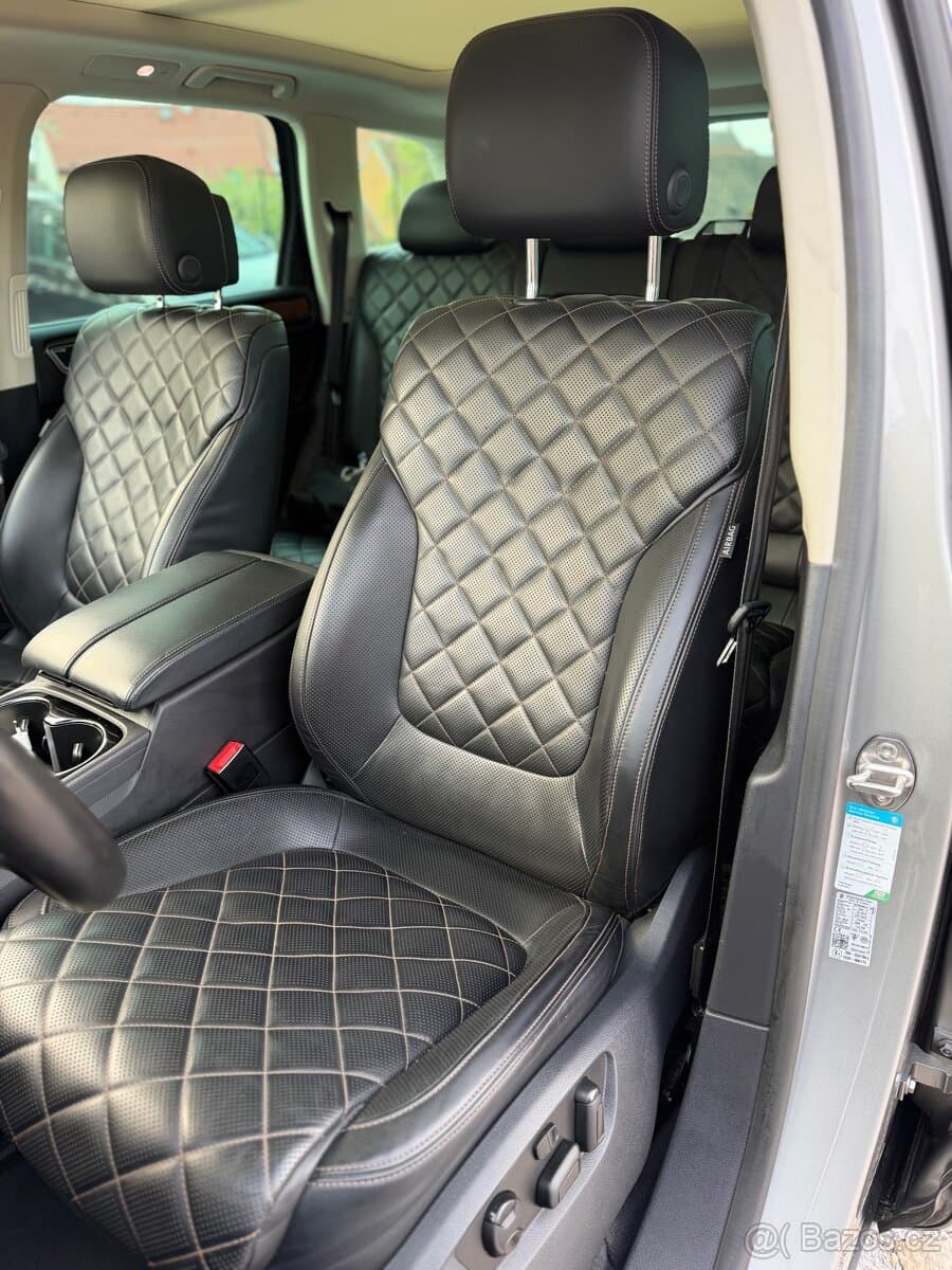 2017 Volkswagen TOUAREG - 16