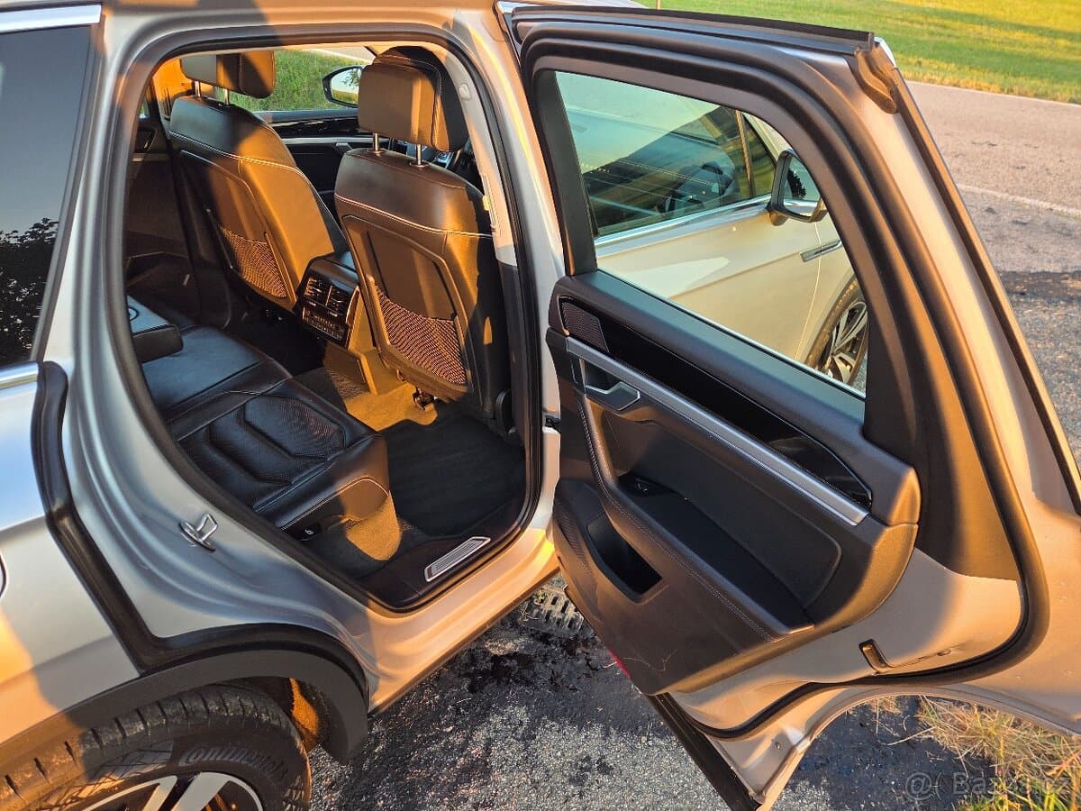 2018 Volkswagen TOUAREG - 16