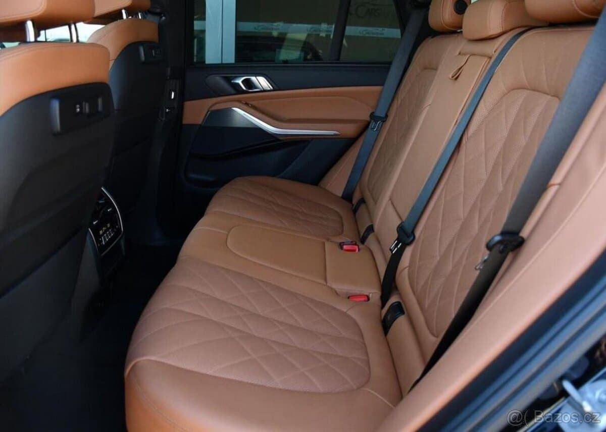 2022 BMW X5 - 16