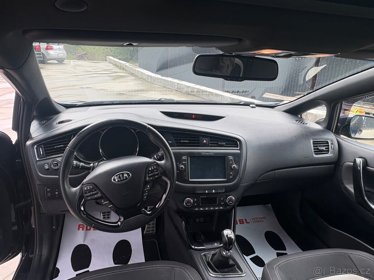 2017 Kia PROCEED - 16