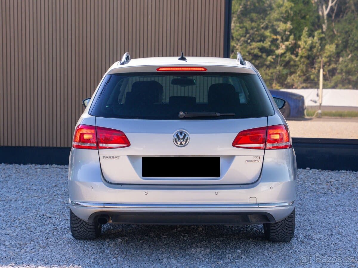2012 Volkswagen PASSAT - 16