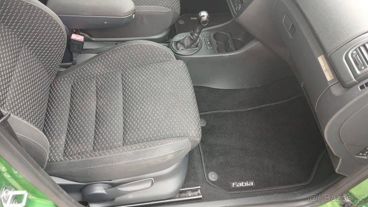2011 Škoda FABIA - 16