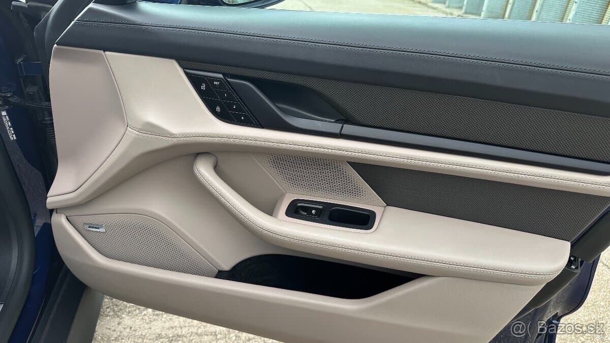 2023 Porsche TAYCAN - 16