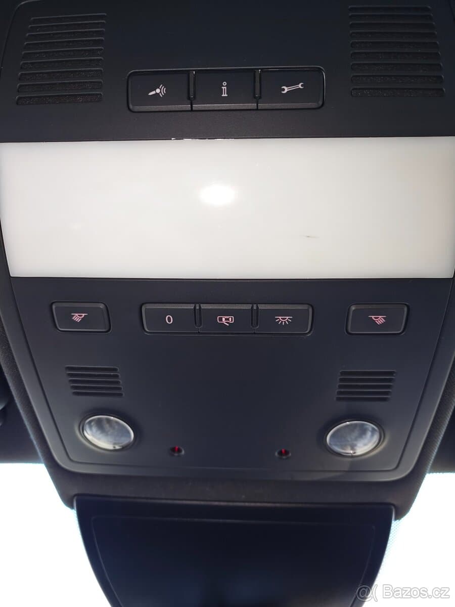 2010 Volkswagen TOUAREG - 16