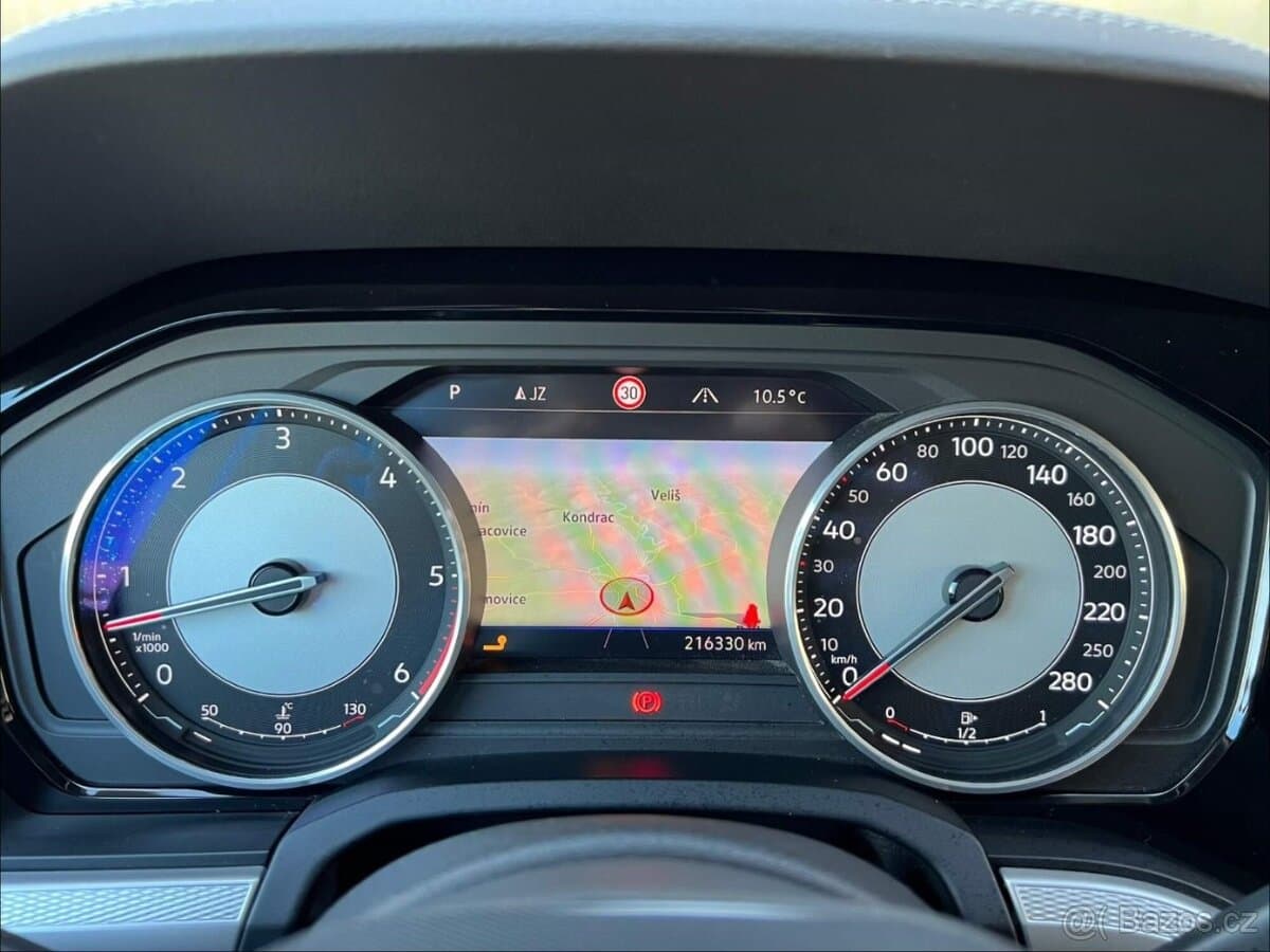 2021 Volkswagen TOUAREG - 16