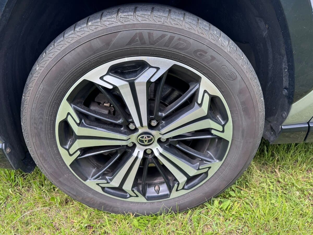 2022 Toyota RAV4 - 16