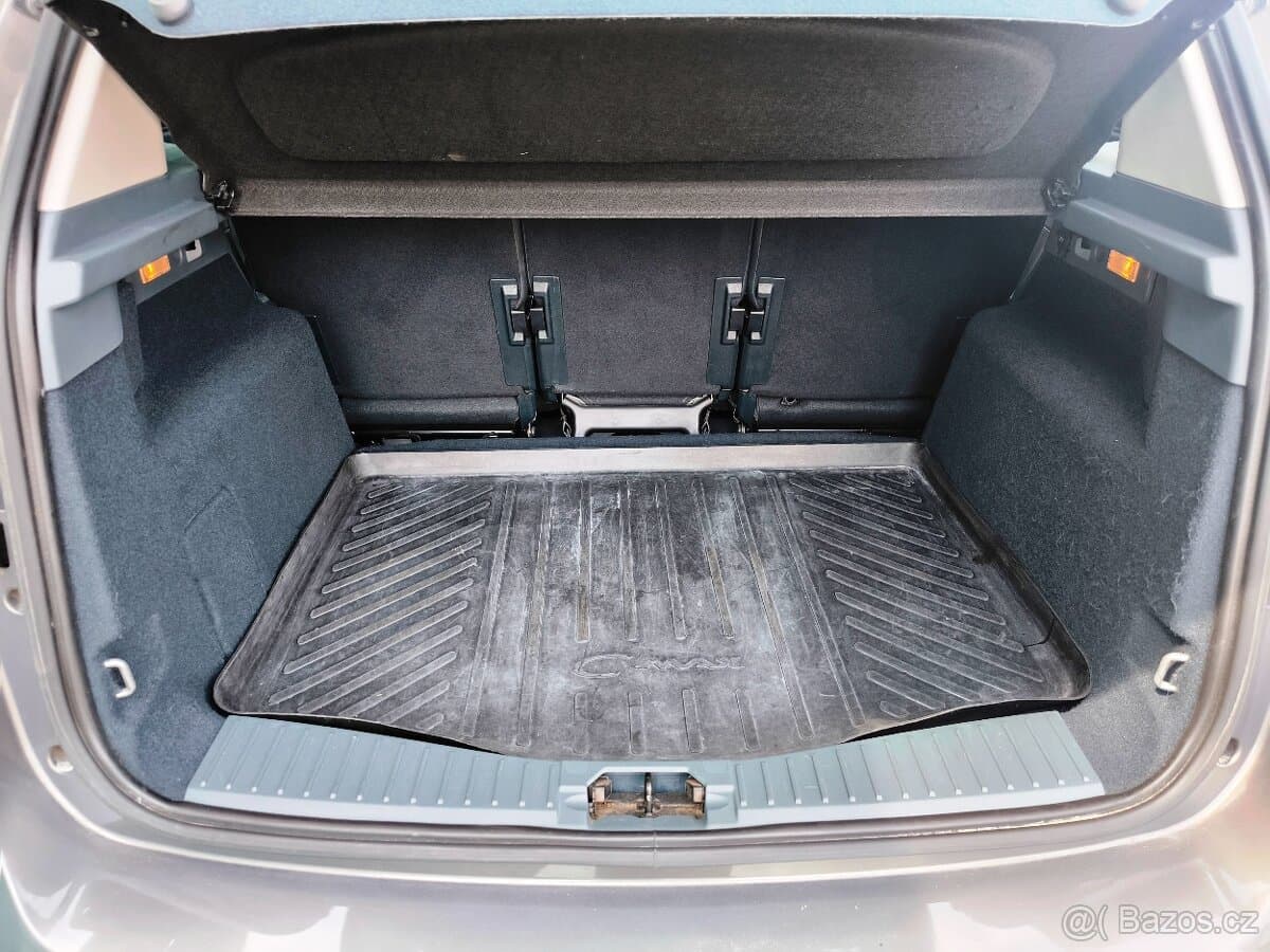 2012 Ford C-MAX - 16