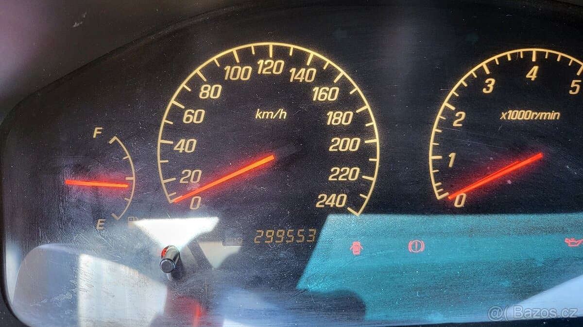 2002 Mitsubishi GALANT - 16