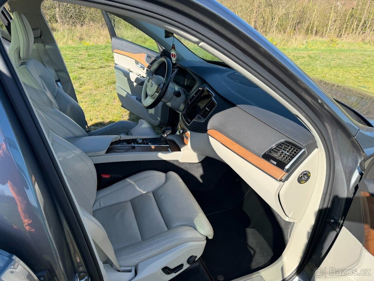 2017 Volvo XC90 - 16