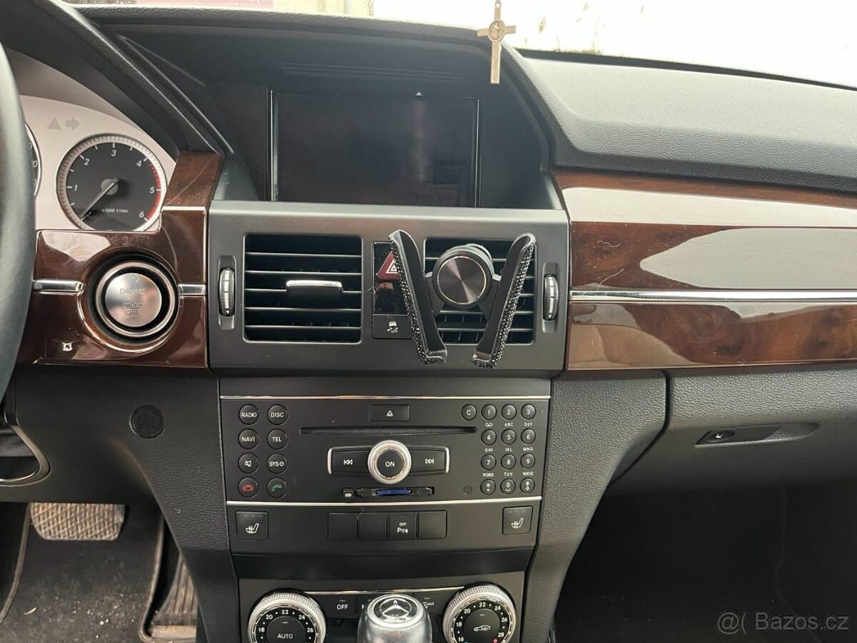 2010 Mercedes-Benz GLK - 16