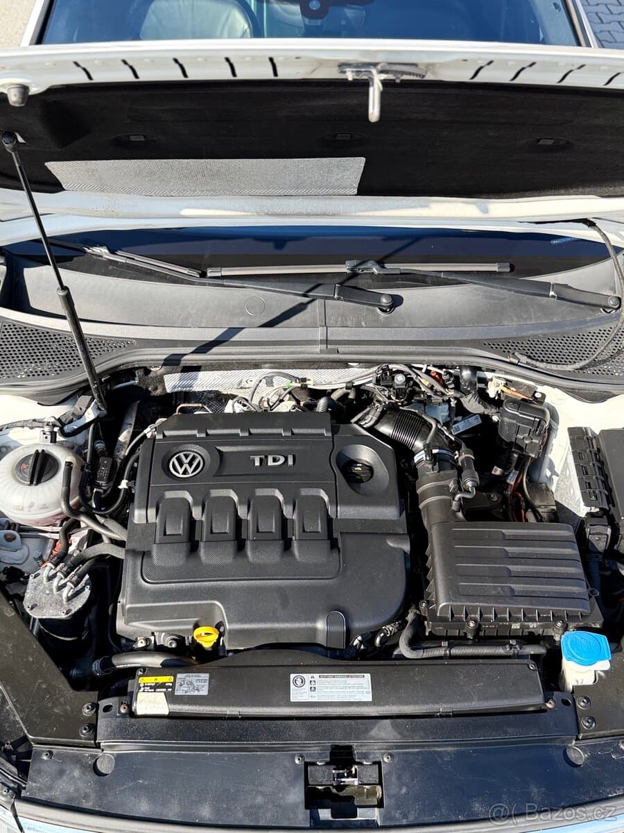 2016 Volkswagen PASSAT - 16