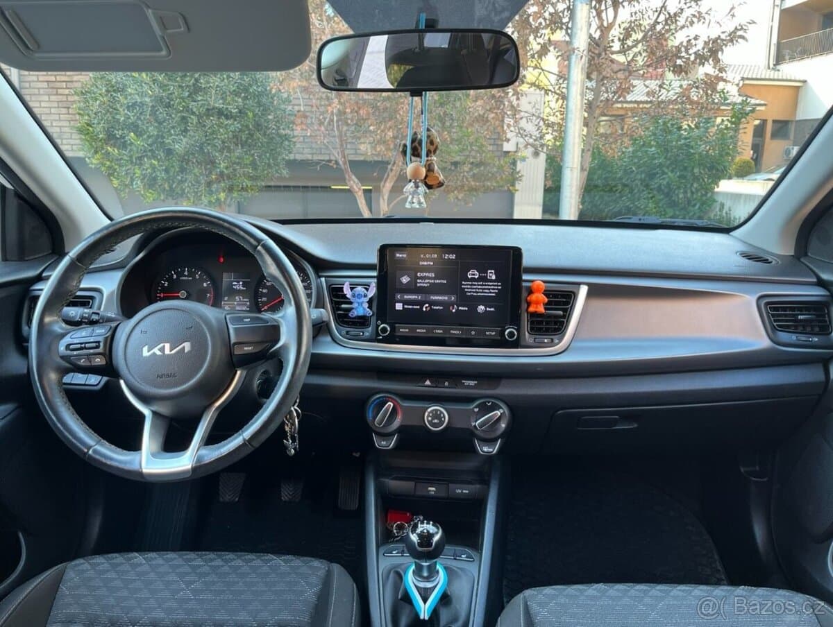 2021 Kia RIO - 16