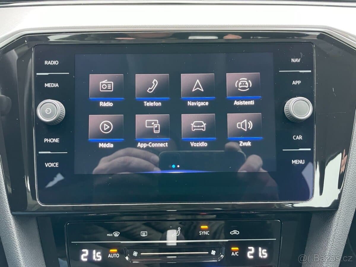 2021 Volkswagen PASSAT - 16