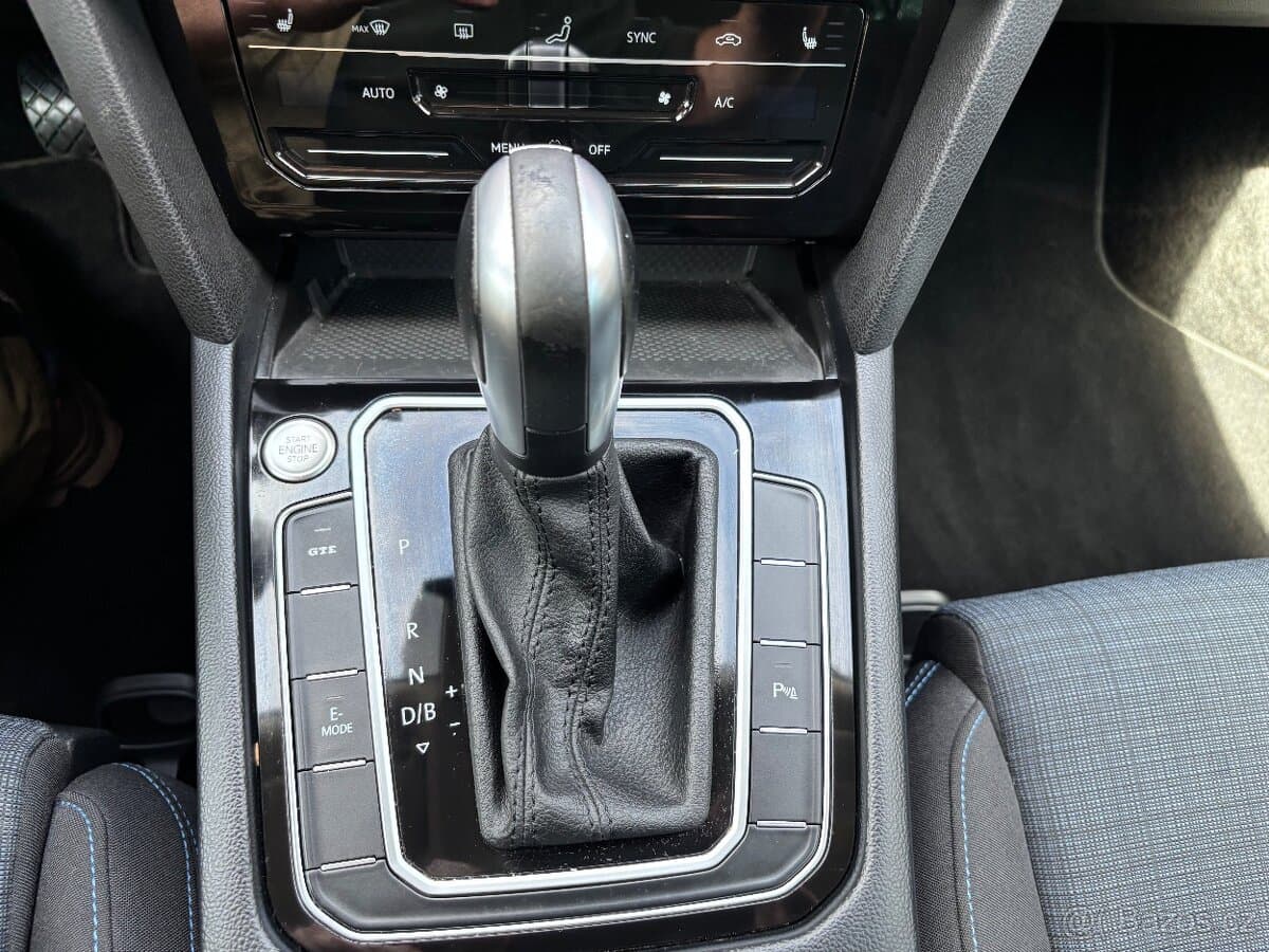 2022 Volkswagen PASSAT - 16