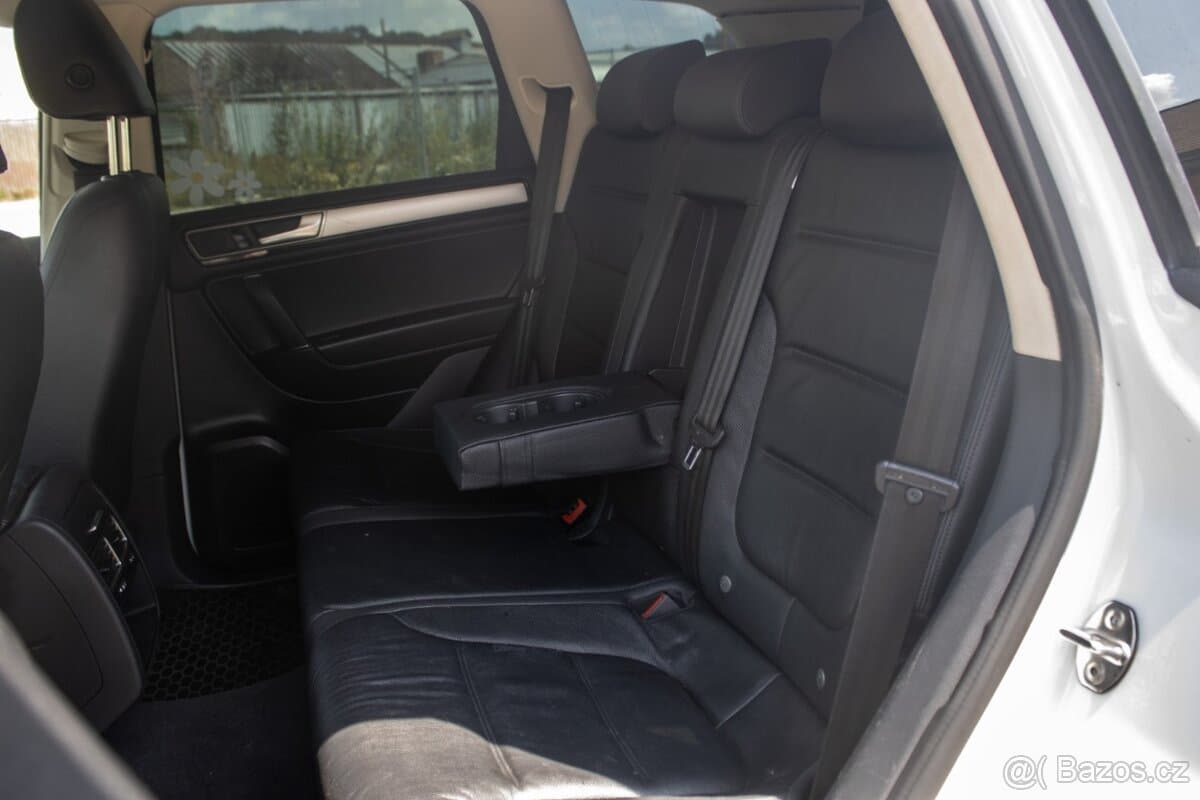 2017 Volkswagen TOUAREG - 16