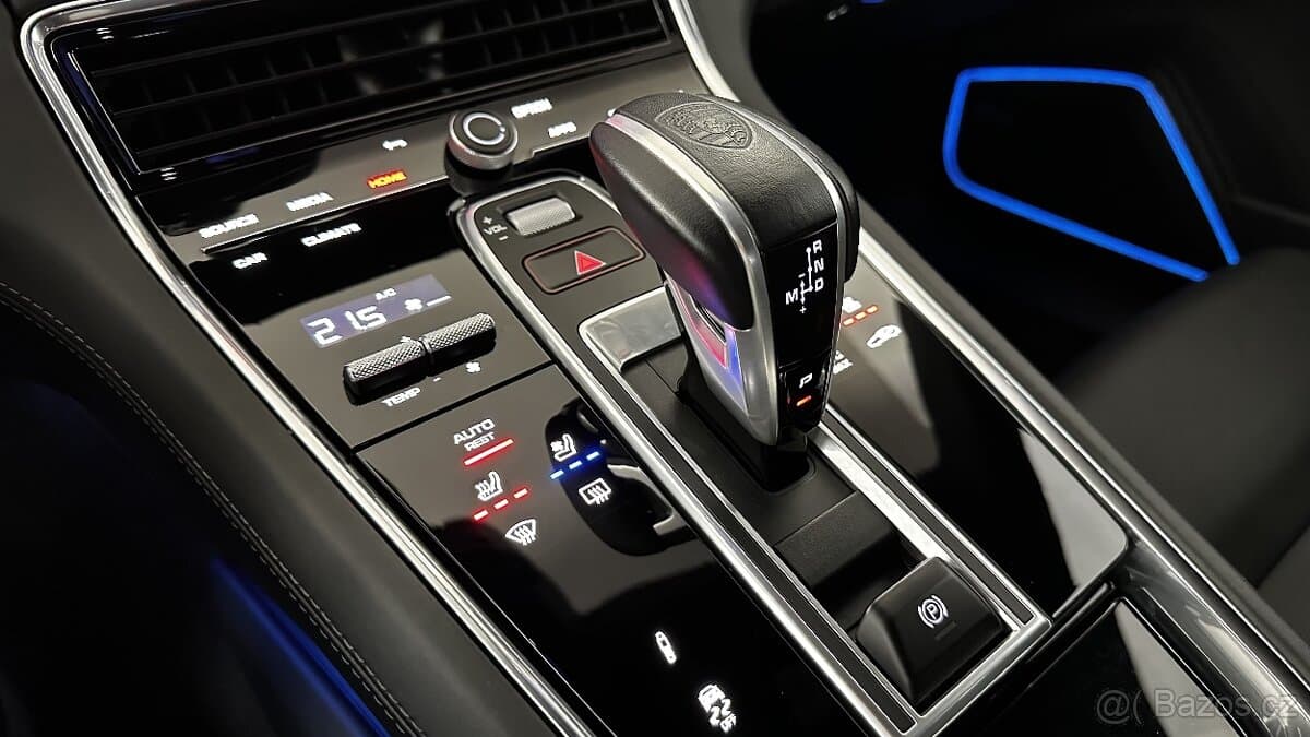 2020 Porsche PANAMERA - 16
