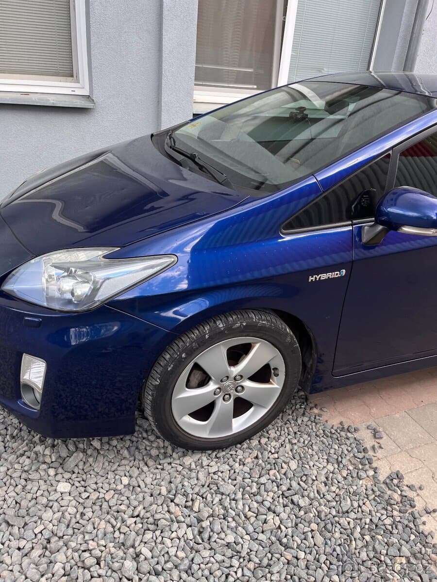 Toyota PRIUS - 16