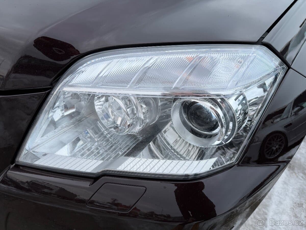 2011 Mercedes-Benz GLK - 16