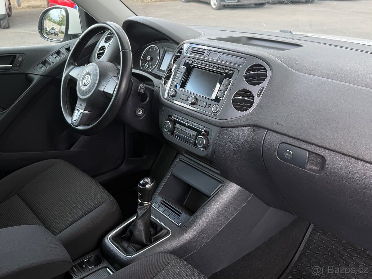 2012 Volkswagen TIGUAN - 16