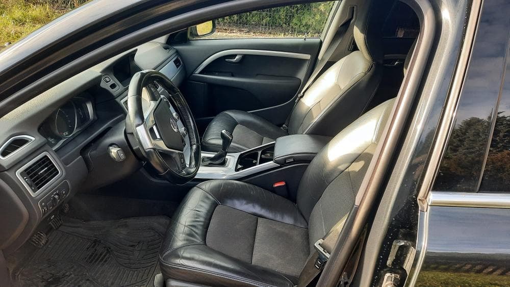 2014 Volvo V70 - 16