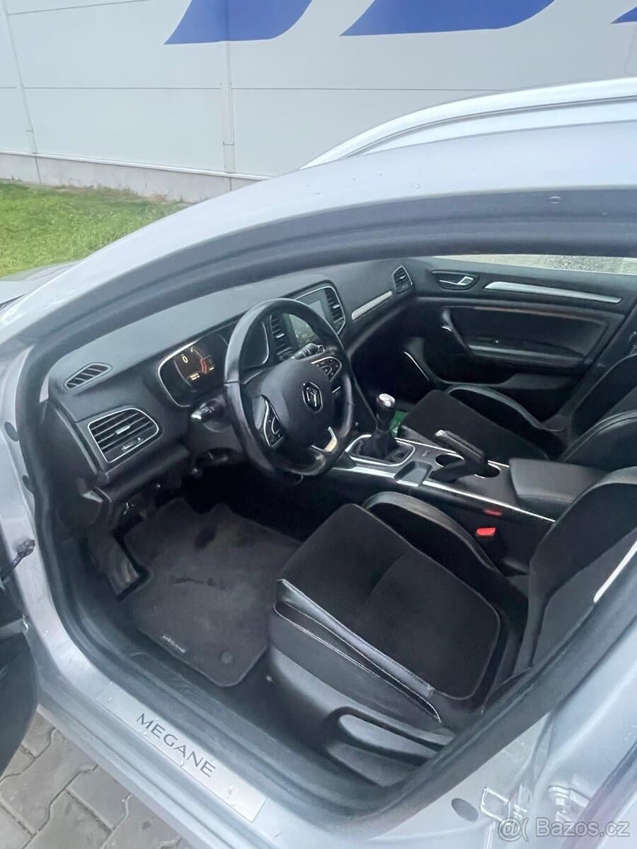 2017 Renault MEGANE - 16