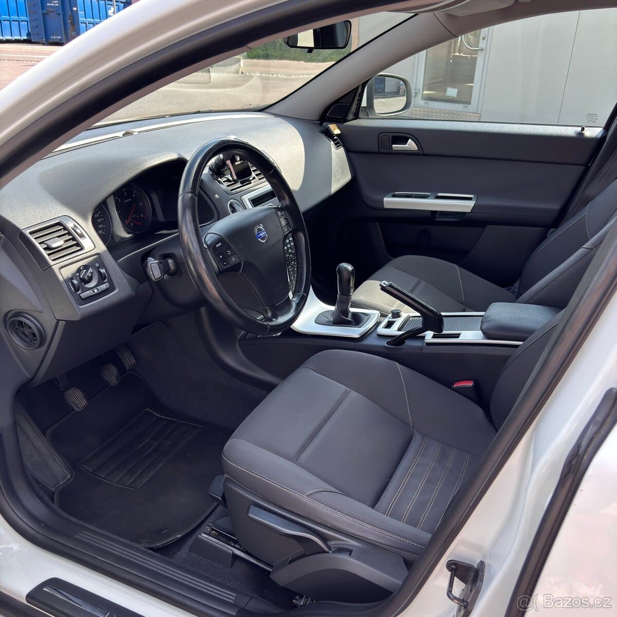 2012 Volvo V50 - 16