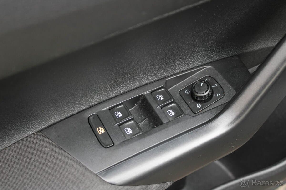2019 Volkswagen POLO - 16
