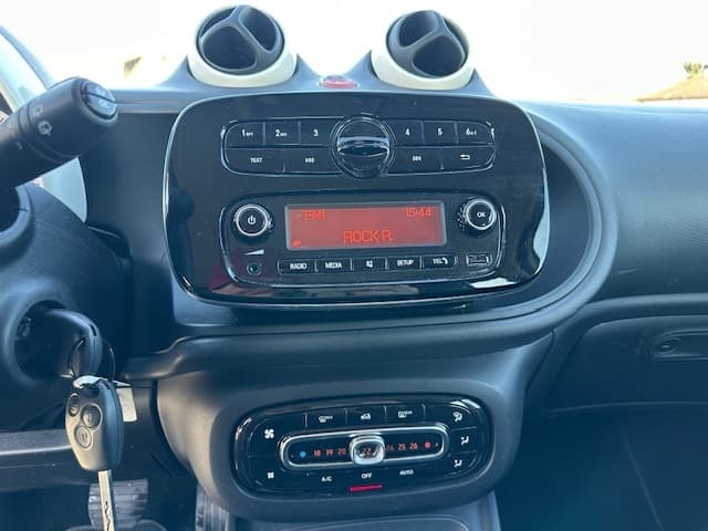 2019 Smart FORFOUR - 16